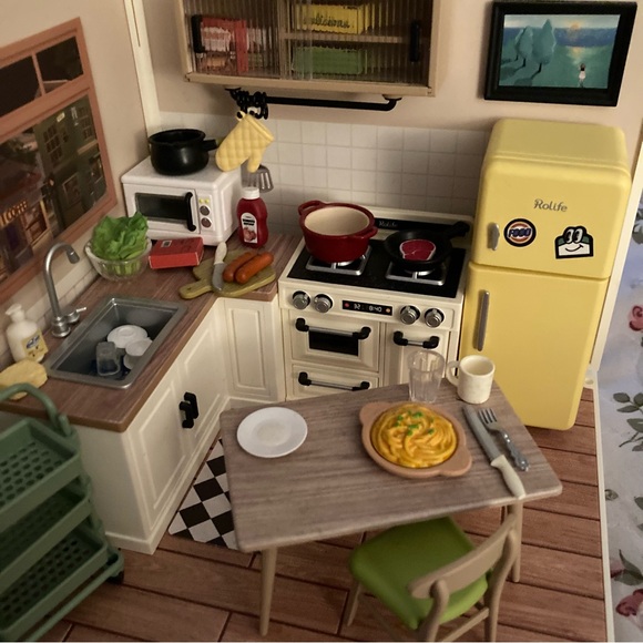 Rowood Miniature Kitchen Set with Yellow Fridge - Picture 2 of 7